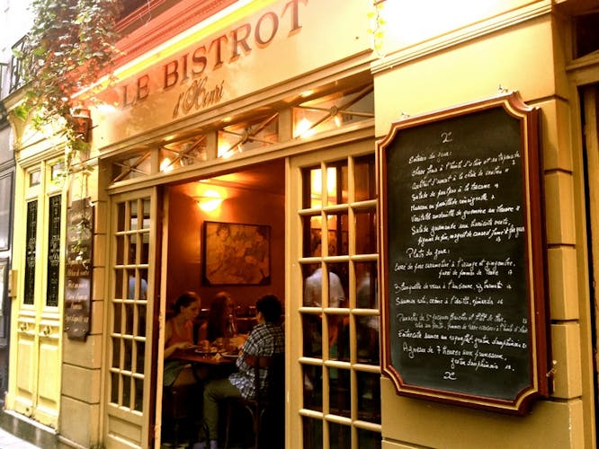 Bistrot and wine tasting tour in Montmartre