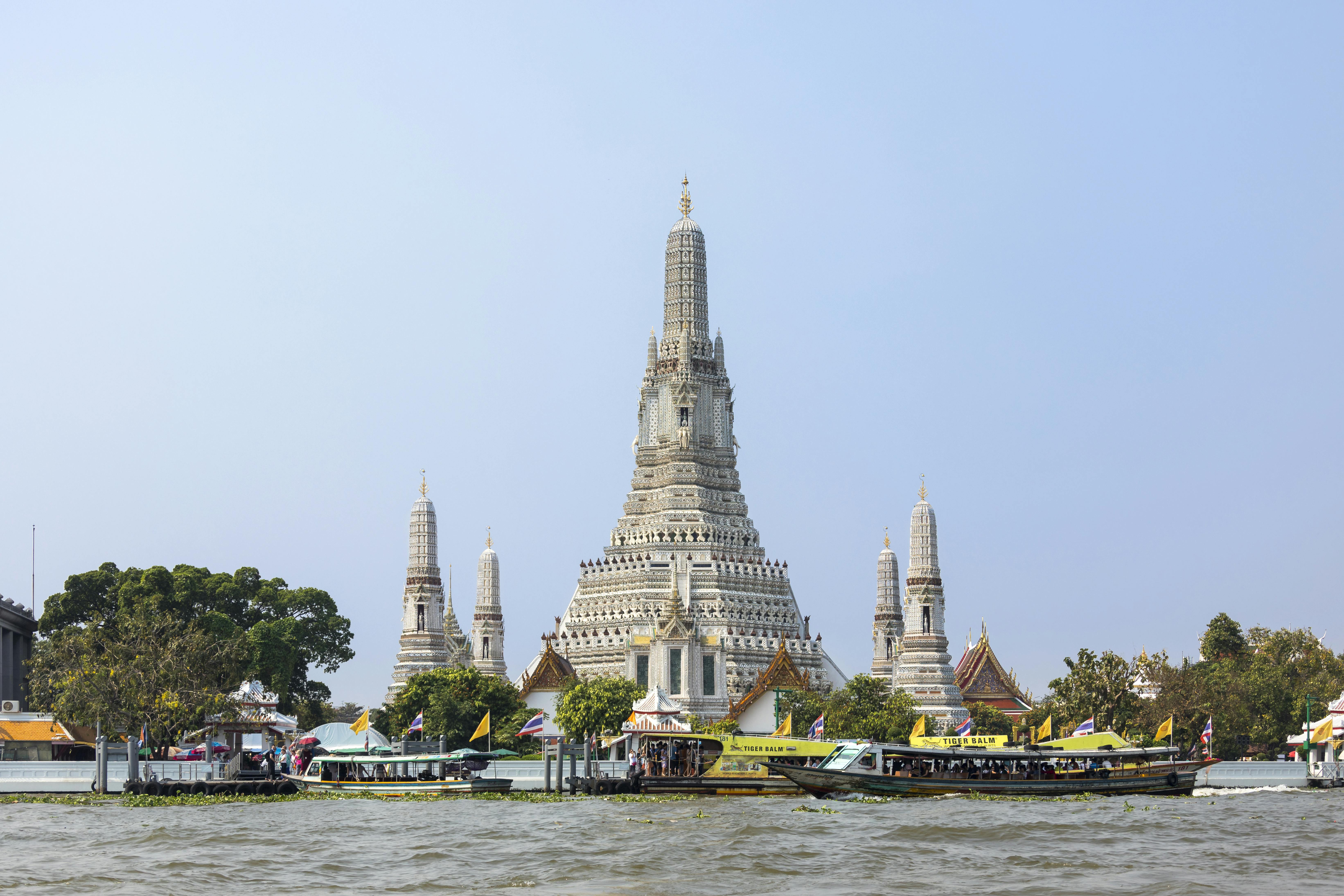 Half Day Canal Tour and Wat Arun