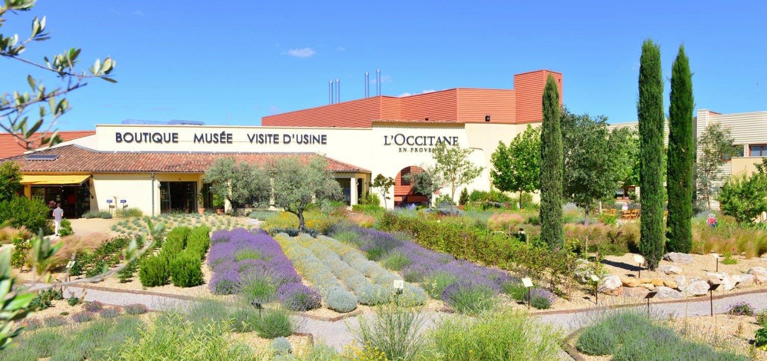 L'OCCITANE en Provence - visita gratuita à fábrica, loja do museu e jardim