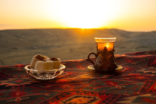 Pranzo tradizionale nel deserto di Agafay da Marrakech