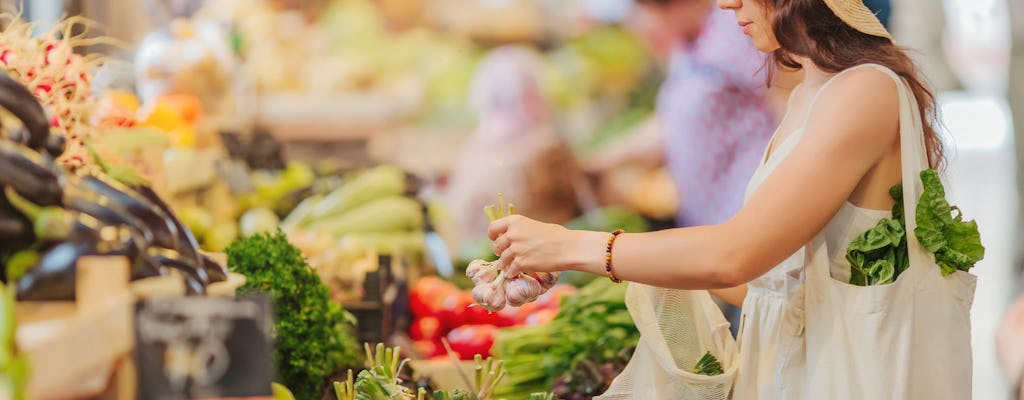 Visita al mercado y experiencia gastronómica en la casa de una Cesarina en Lucca