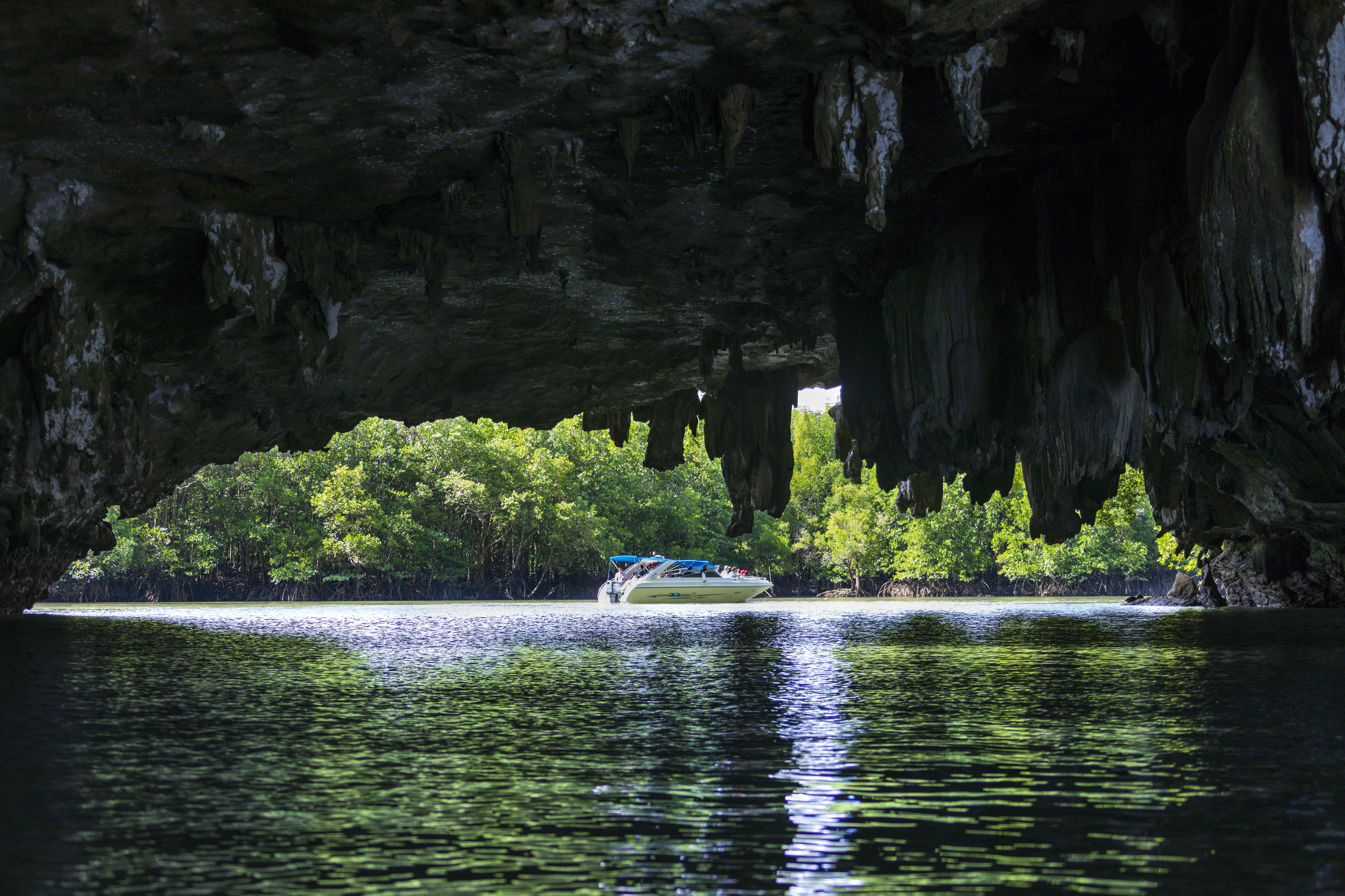 L'île James Bond en hors-bord