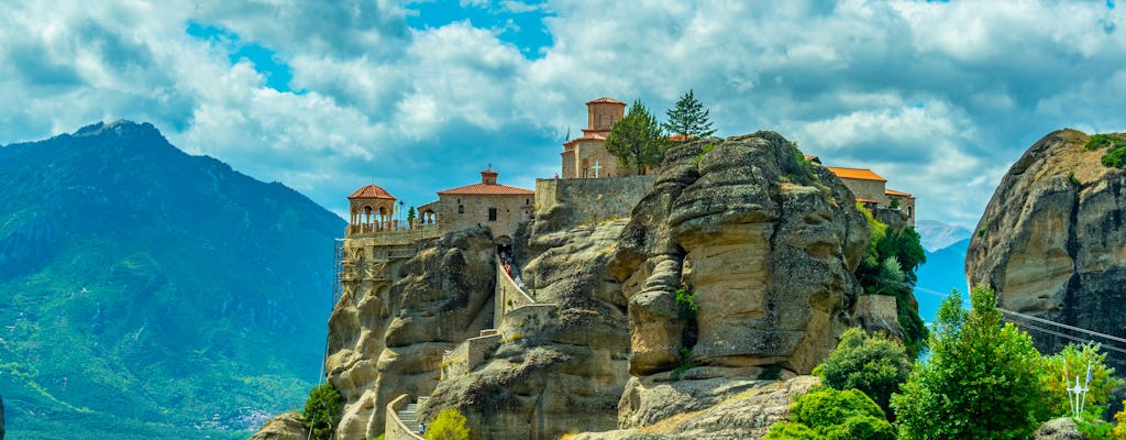 Day trip from Athens to Meteora by train