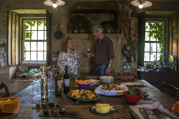 Wine, petiscos and Douro life full-day tour
