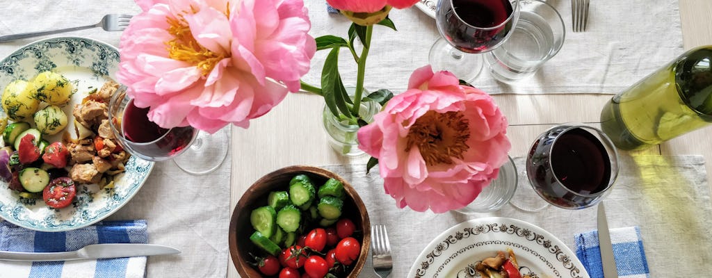 Traditionelles russisches Abendessen mit lokalen Gastgebern