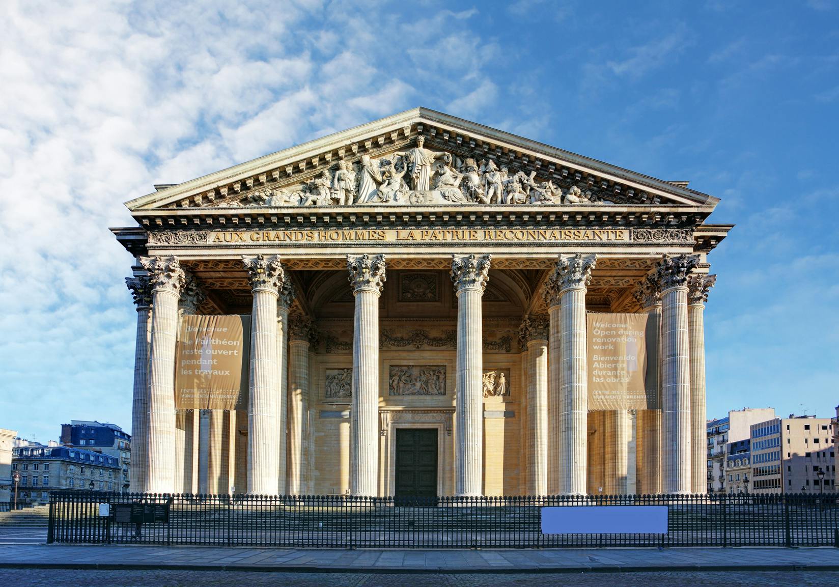 Pantheon in paris with blue sky.jpg