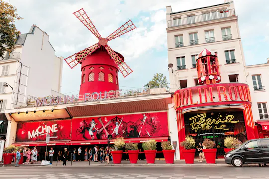 Diner bij de Eiffeltoren, boottocht en show in de Moulin Rouge