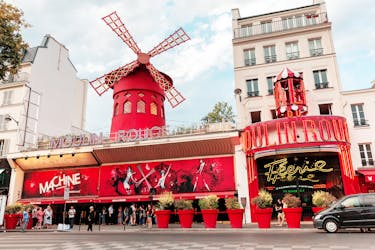 Dîner à la tour Eiffel, croisière et spectacle au Moulin Rouge