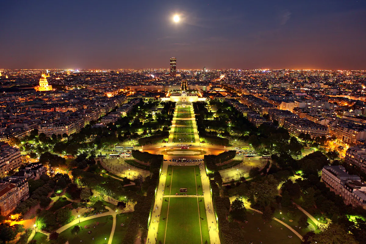 paris de nuit.jpg