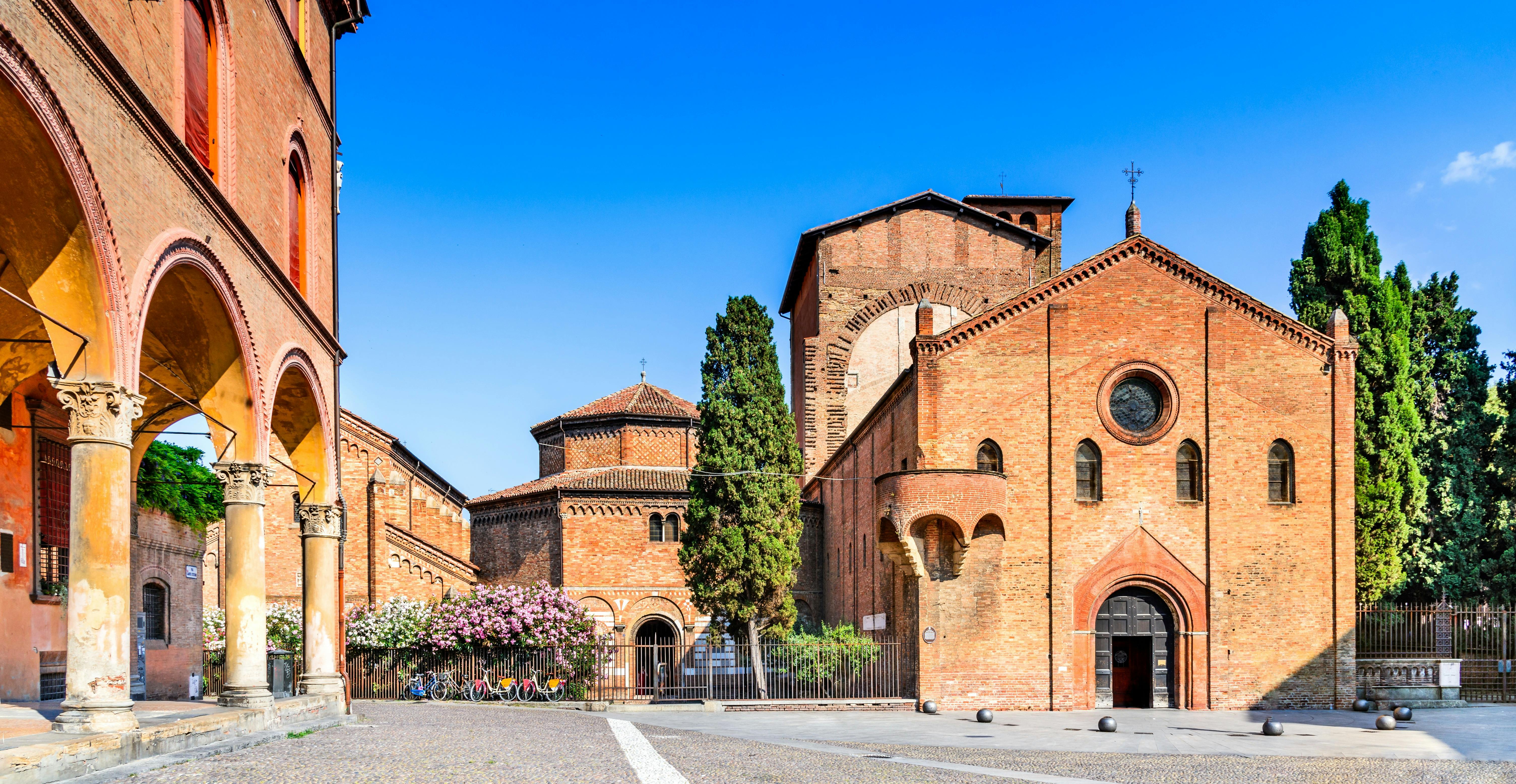 Private tour of the Basilica of Santo Stefano with tasting of local products