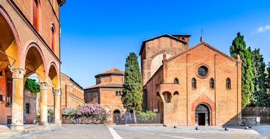 Privérondleiding door de basiliek van Santo Stefano met proeverij van lokale producten