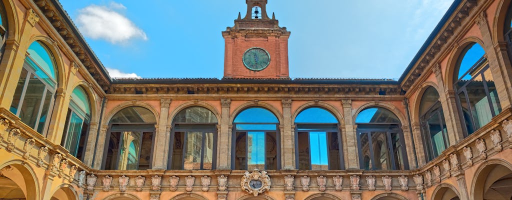 Audio tour of Archiginnasio Palace in Bologna with food tasting