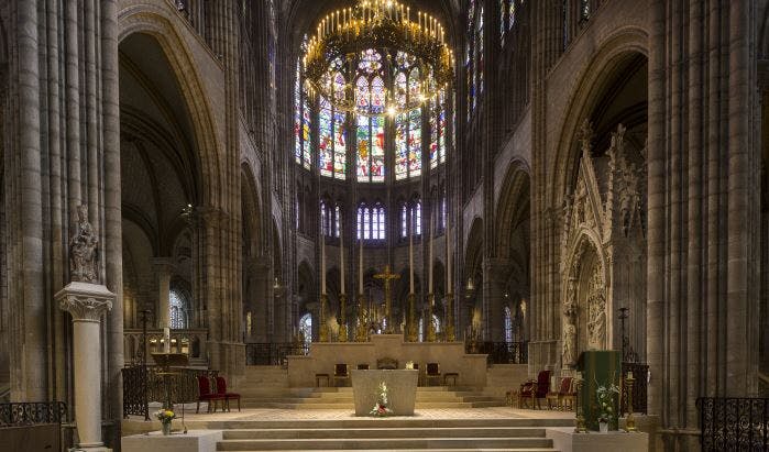 Basilique de Saint-Denis, chœur © Pascal Lemaître  Dist. Centre des monuments nationaux_0079_0092.jpg