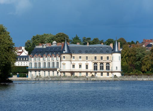Chateau de Rambouillet, facade canal © Laurent Gueneau  Centre des monuments nationaux .jpg