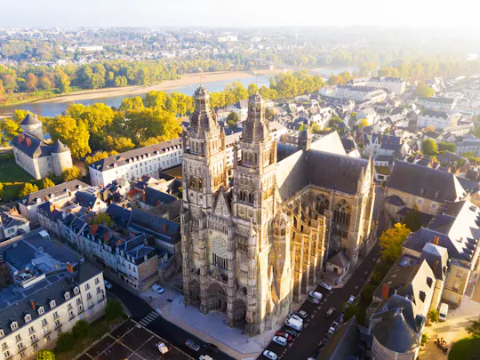 Private walking tour of the historic center of Tours
