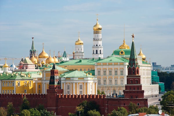 Skip-the-line Moscow Kremlin tickets and guided introduction tour