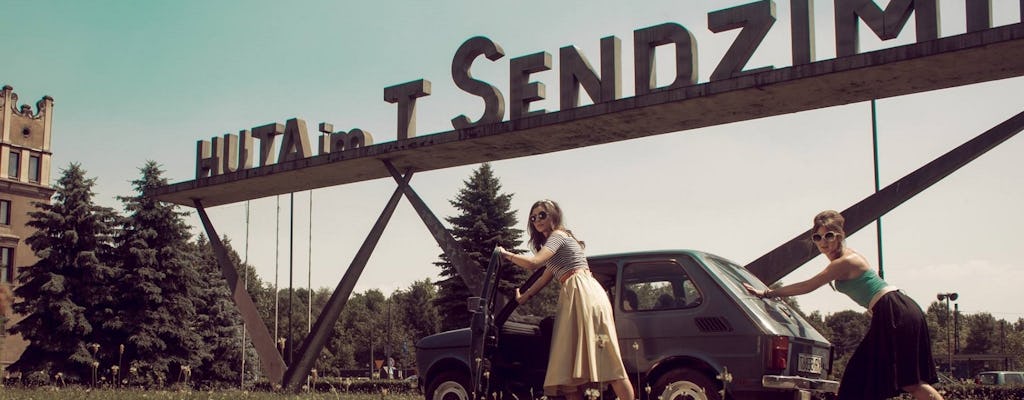 Passeio Nowa Huta em carros retrô com visita opcional ao abrigo antiaéreo