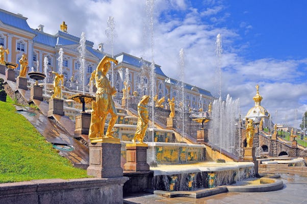 Wycieczka Peterhof z powrotem do Sankt Petersburga wodolotem