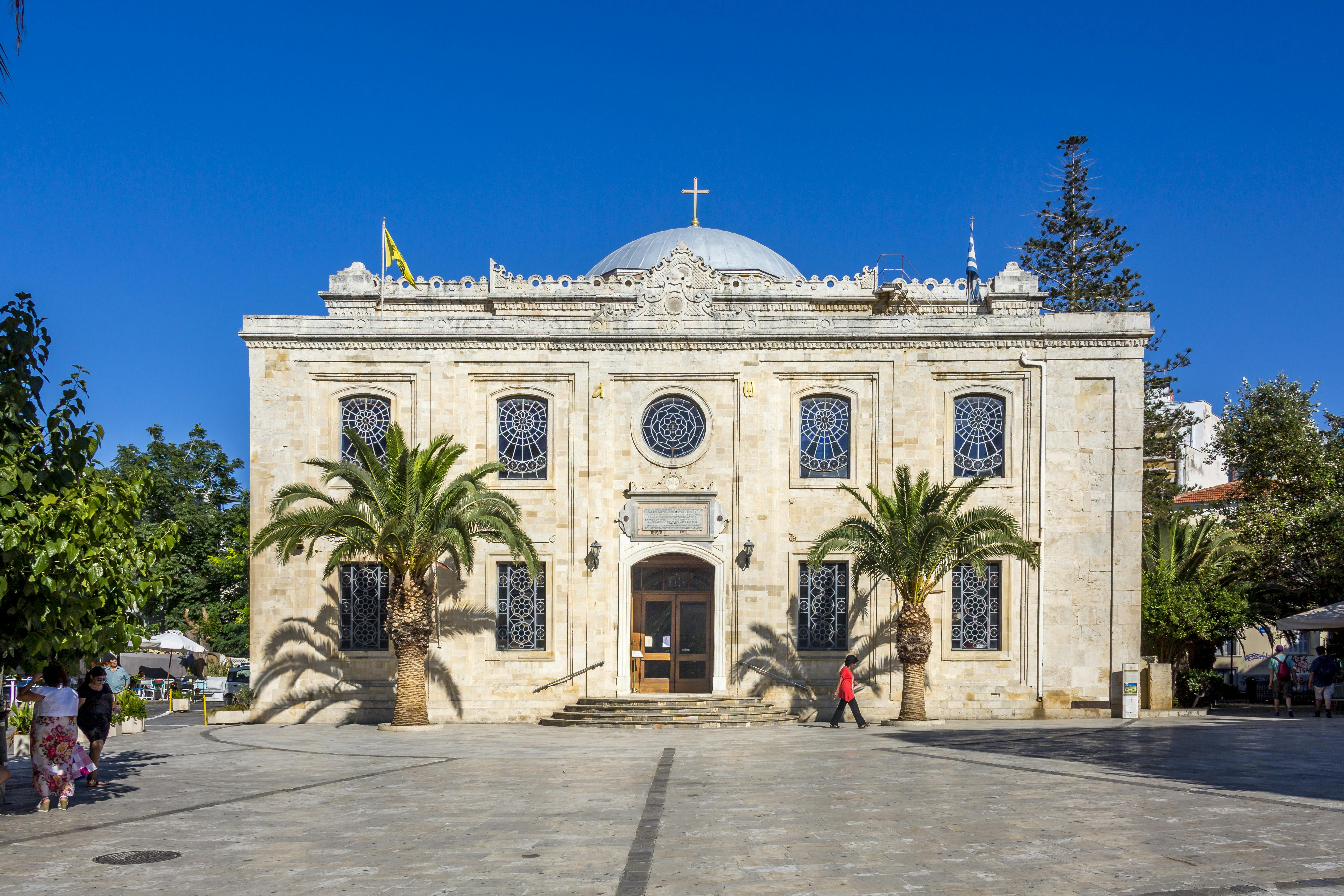 Knossos, Heraklion & Museum – from Chania