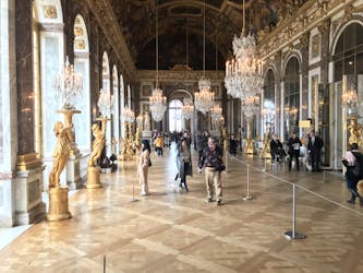 Поездка на полдня в Версаль с транспортом, доступом без очереди и аудиогидом