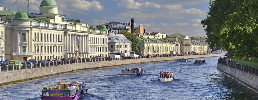 Passeio de barco "Veneza do norte" em São Petersburgo