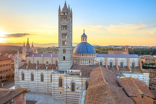 Pôr do sol em Siena e jantar em uma vinícola de Chianti