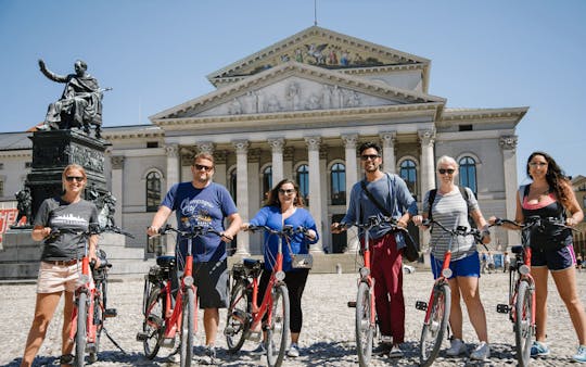 Tour in bici della città di Monaco con visita alla birreria all'aperto