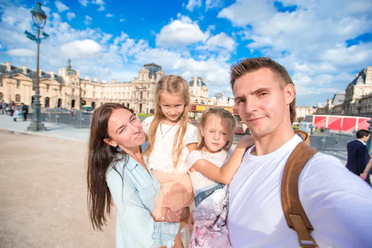 Private family tour of the Louvre Museum