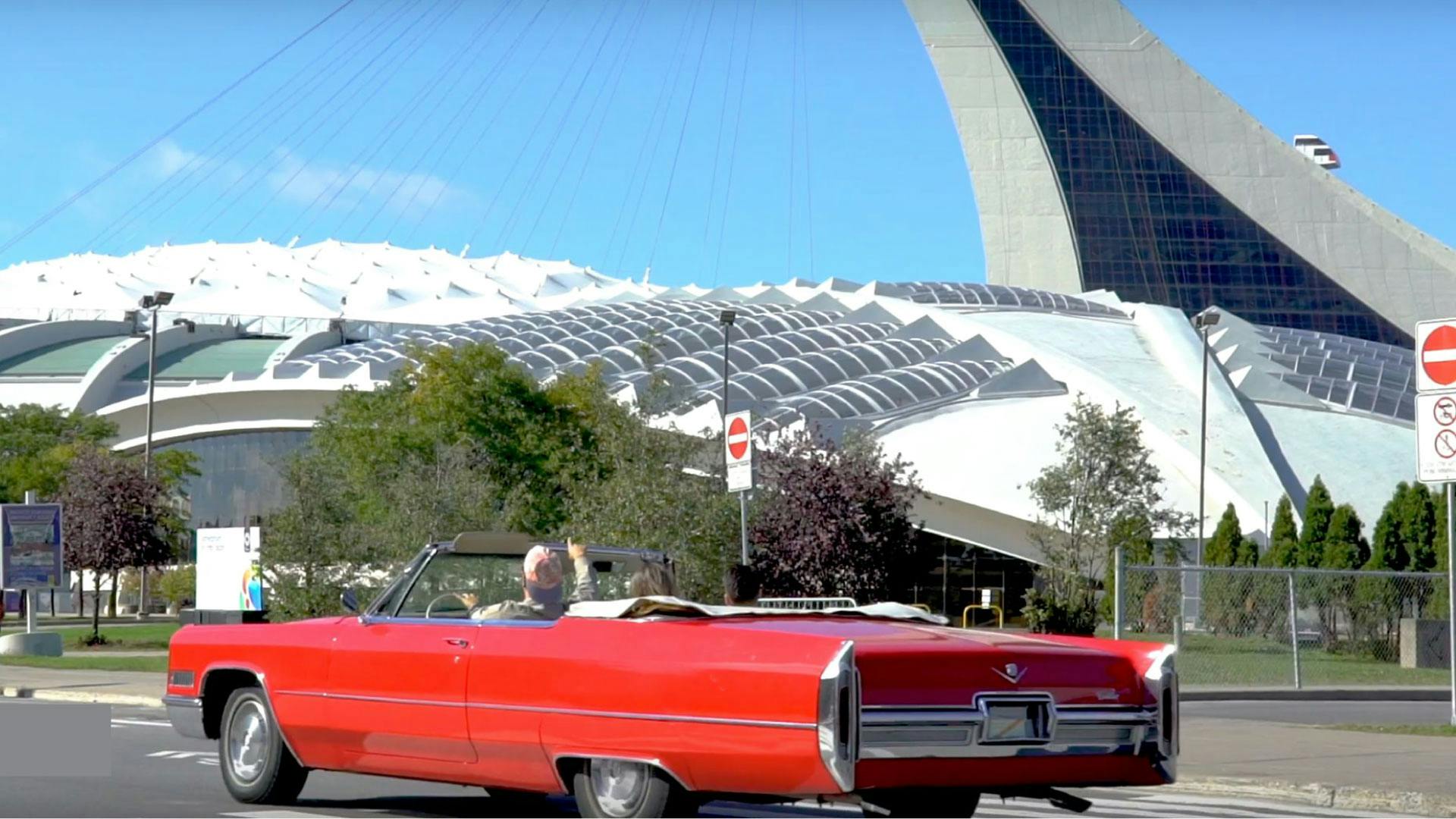 2-hour guided tour of Montréal in a convertible Cadillac