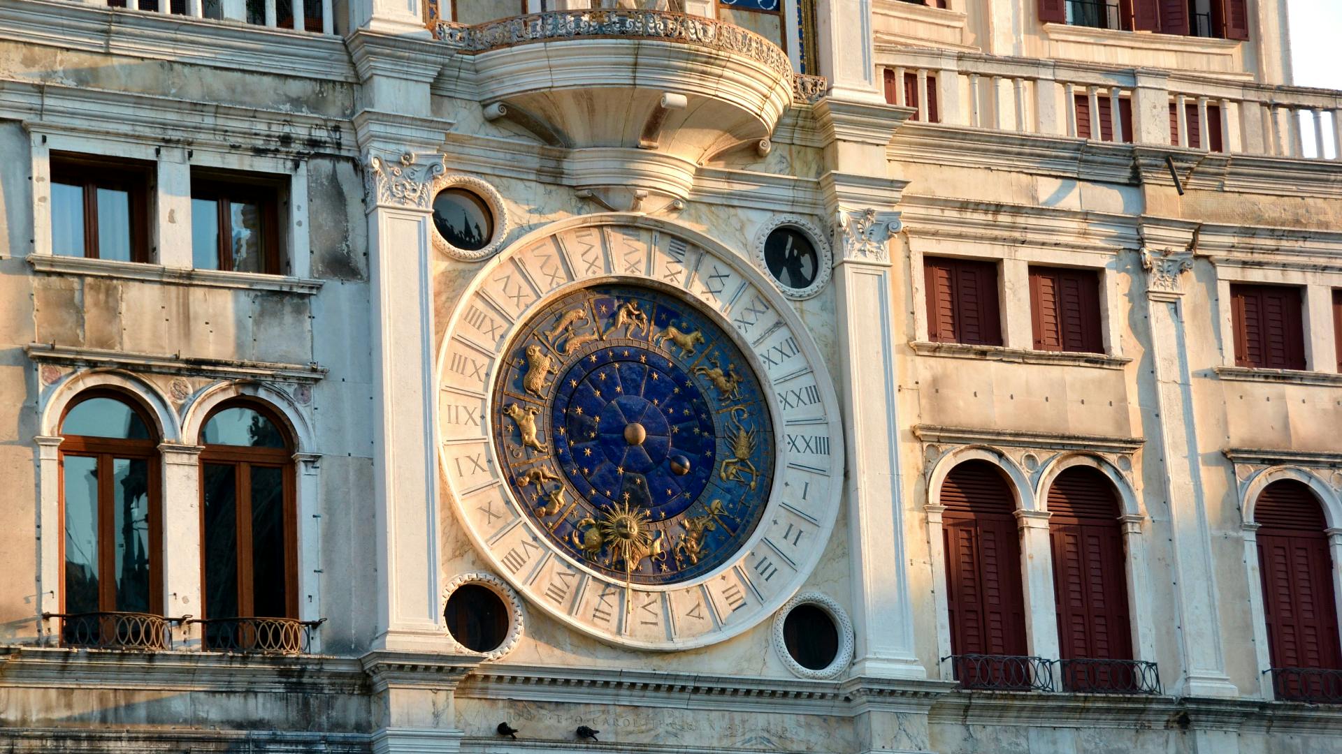 Venice SM Clock by Wendy van Leeuwen_SecretCityTrails (1).jpg