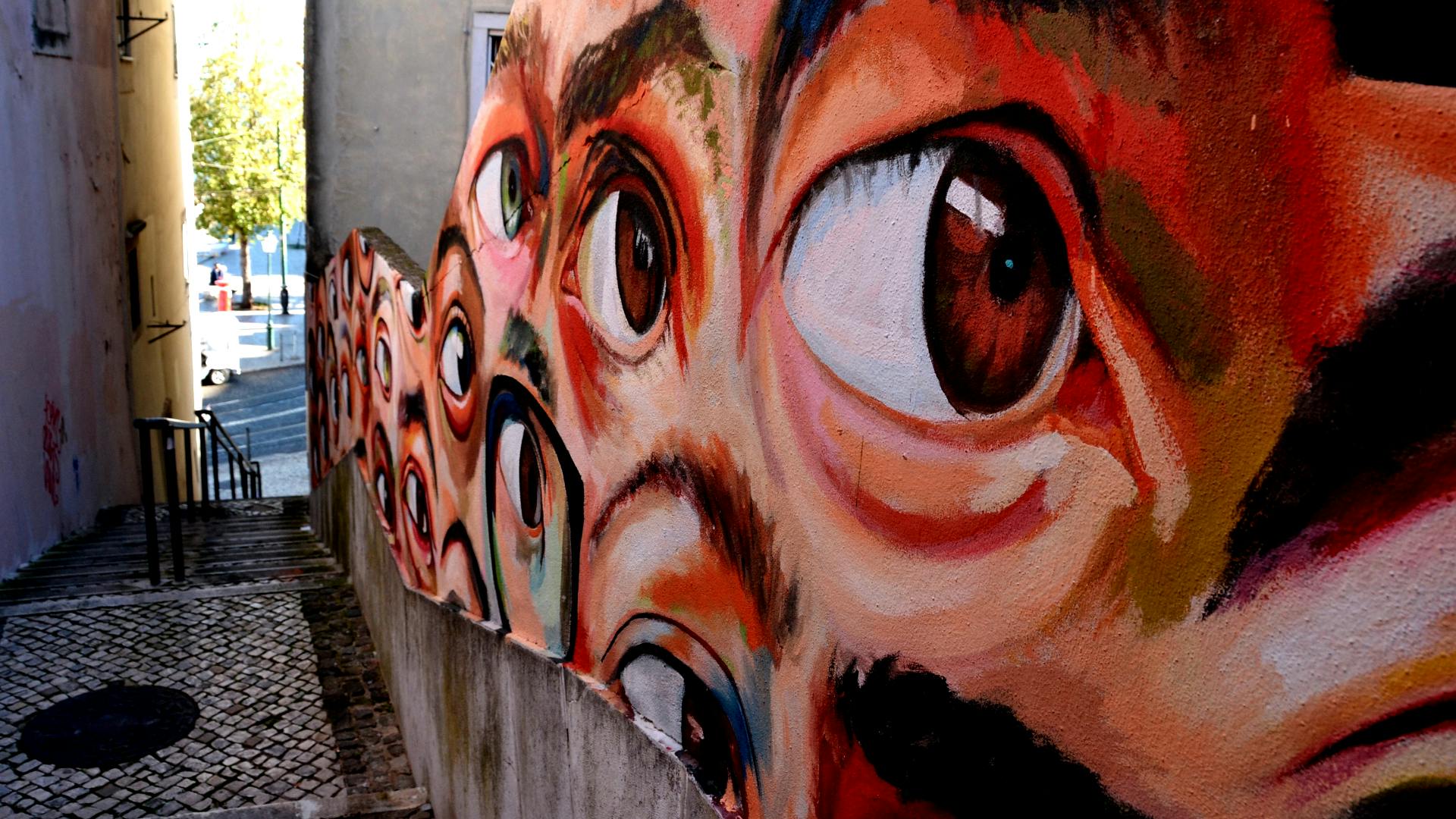 Promenade de découverte autoguidée à Alfama et Baixa avec art en plein air