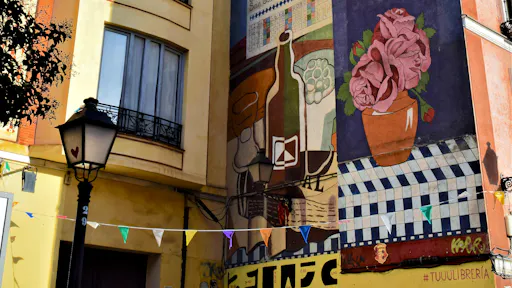 Calle Embajadores Art_edited.jpg