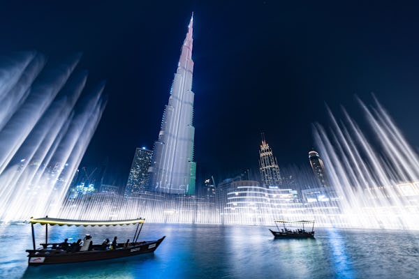 Dubai Fountain Show und Burj Seefahrt in einem traditionellen Boot