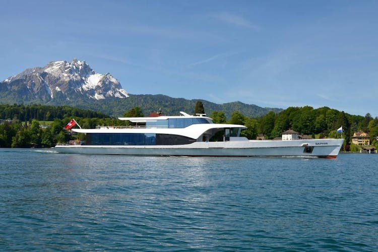 One-day tour Lucerne with yacht cruise from Zurich