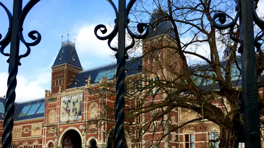 Paseo autoguiado para descubrir De Pijp en Ámsterdam: arte y cultura al aire libre