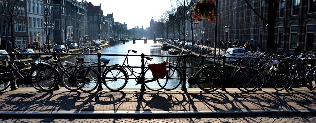 Self-guided Discovery Walk in Amsterdam's center through the eyes of a local