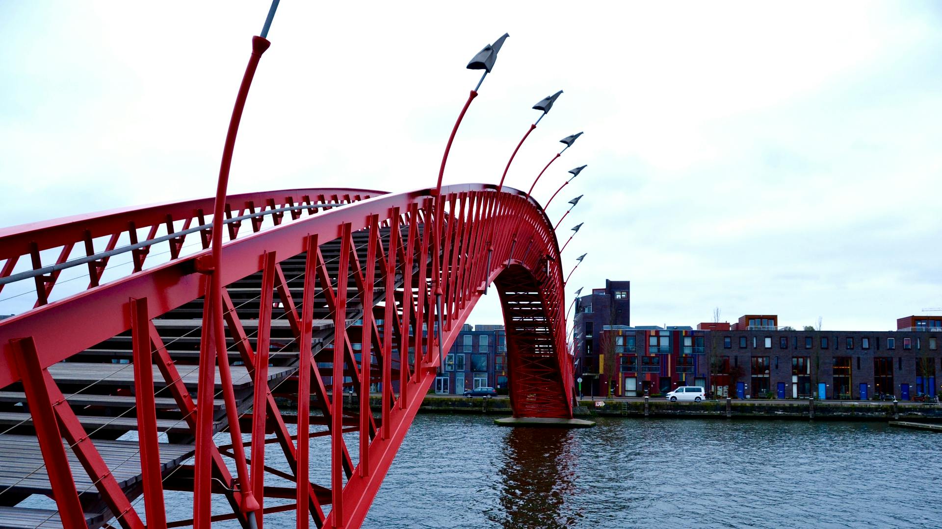 Caminhada autoguiada de descoberta nas docas orientais de Amsterdã