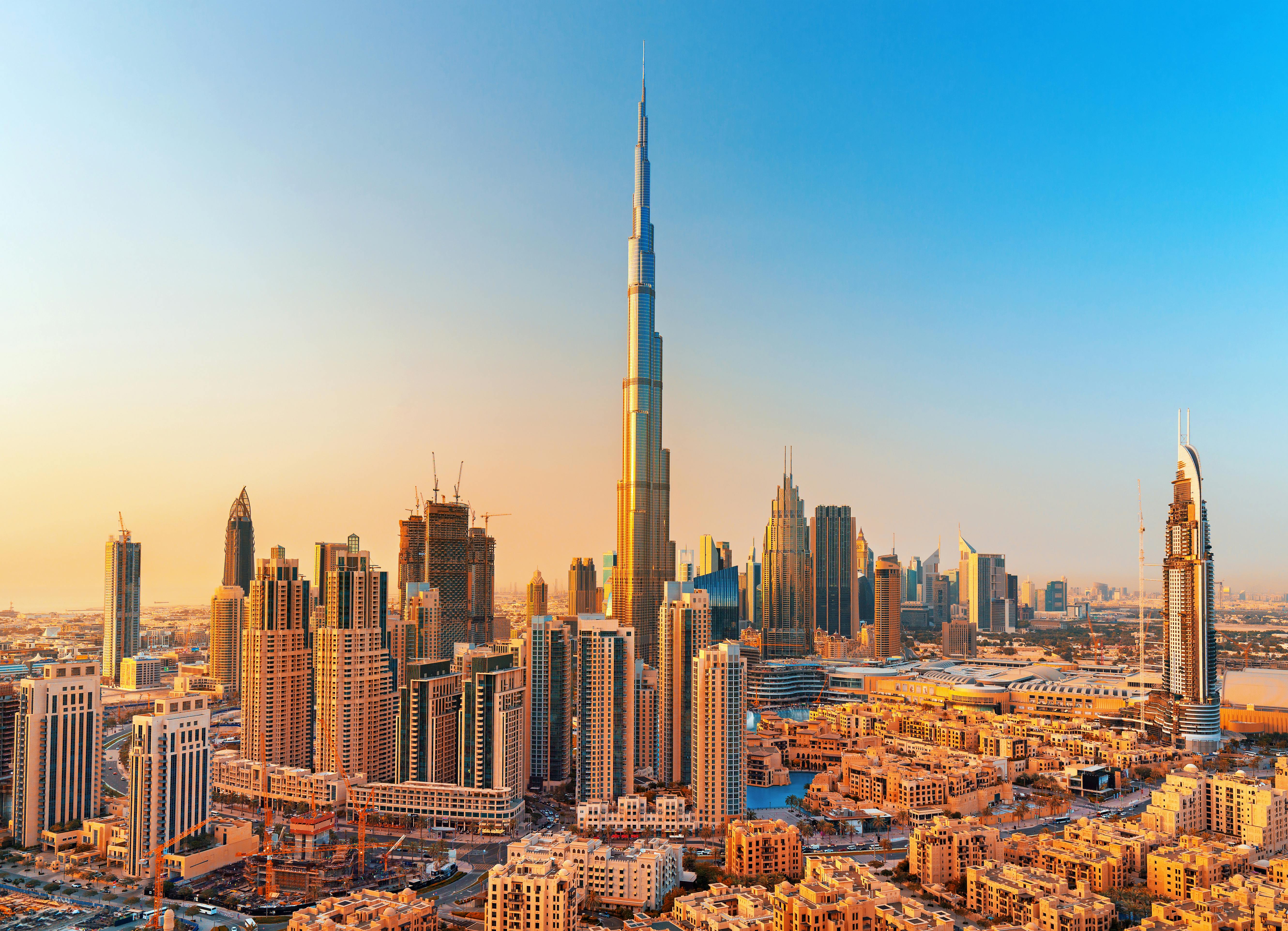 Бурдж халифа какой год. ОАЭ Дубай Бурдж-Халифа. Даунтаун Дубай 2022. Башня Бурдж Халифа.