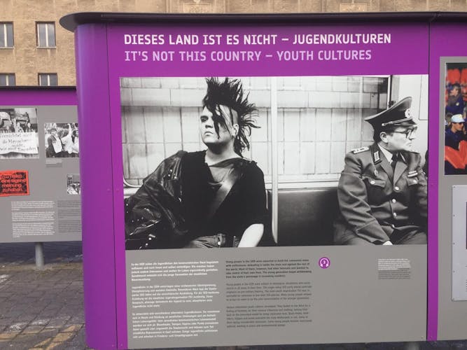 Rock and Punk tour of East Berlin – city game