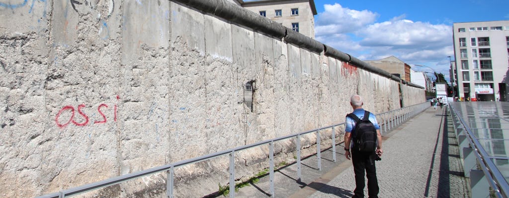 Tour privato della città di Berlino Est in minibus sovietico