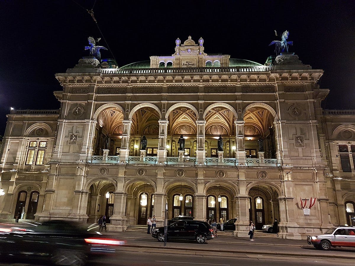 1200px-Vienna_state_opera_house_at_night.jpg