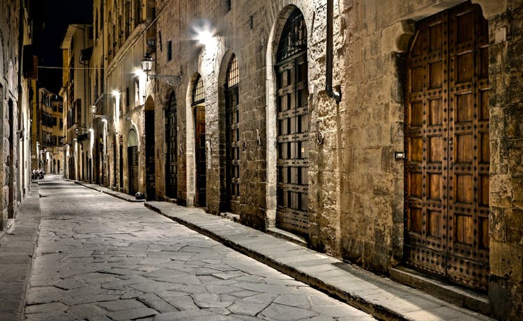 Florence Ghost Tour: Dante City Exploration Game
