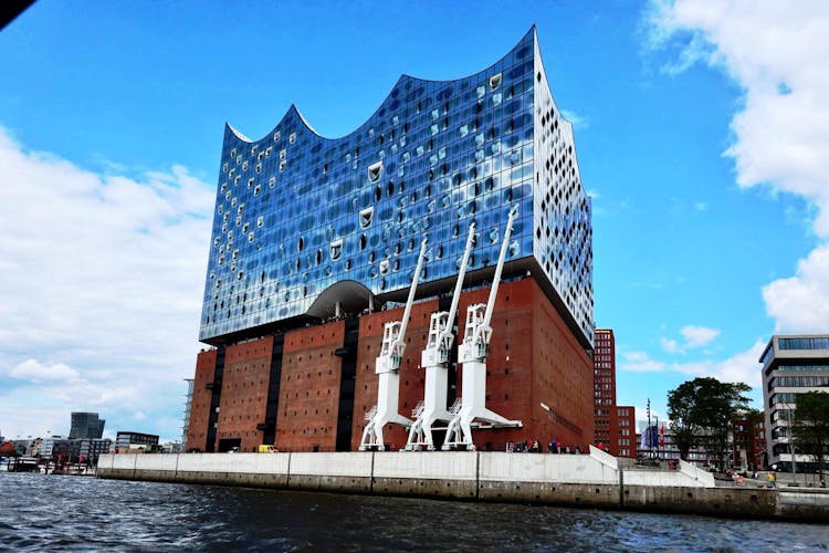 Guided tour of the Elbphilharmonie with Hamburg harbor cruise
