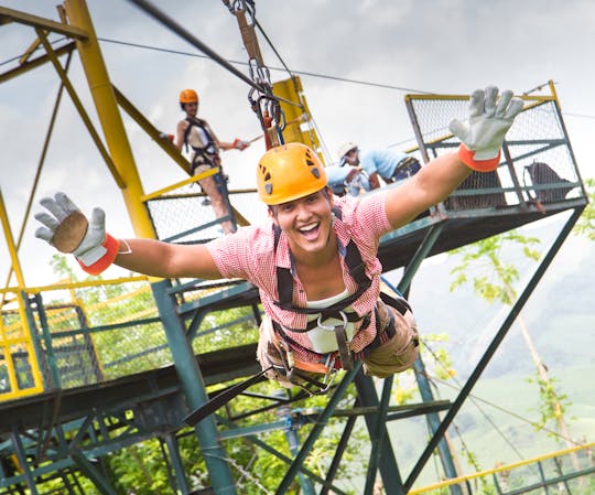 Przygoda na tyrolce Superman Zipline
