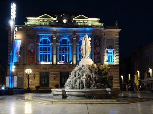 place 1 start point 3 graces comedie.JPG