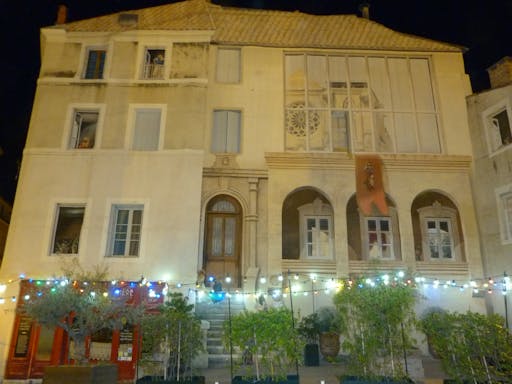place 5 place st Roch.JPG