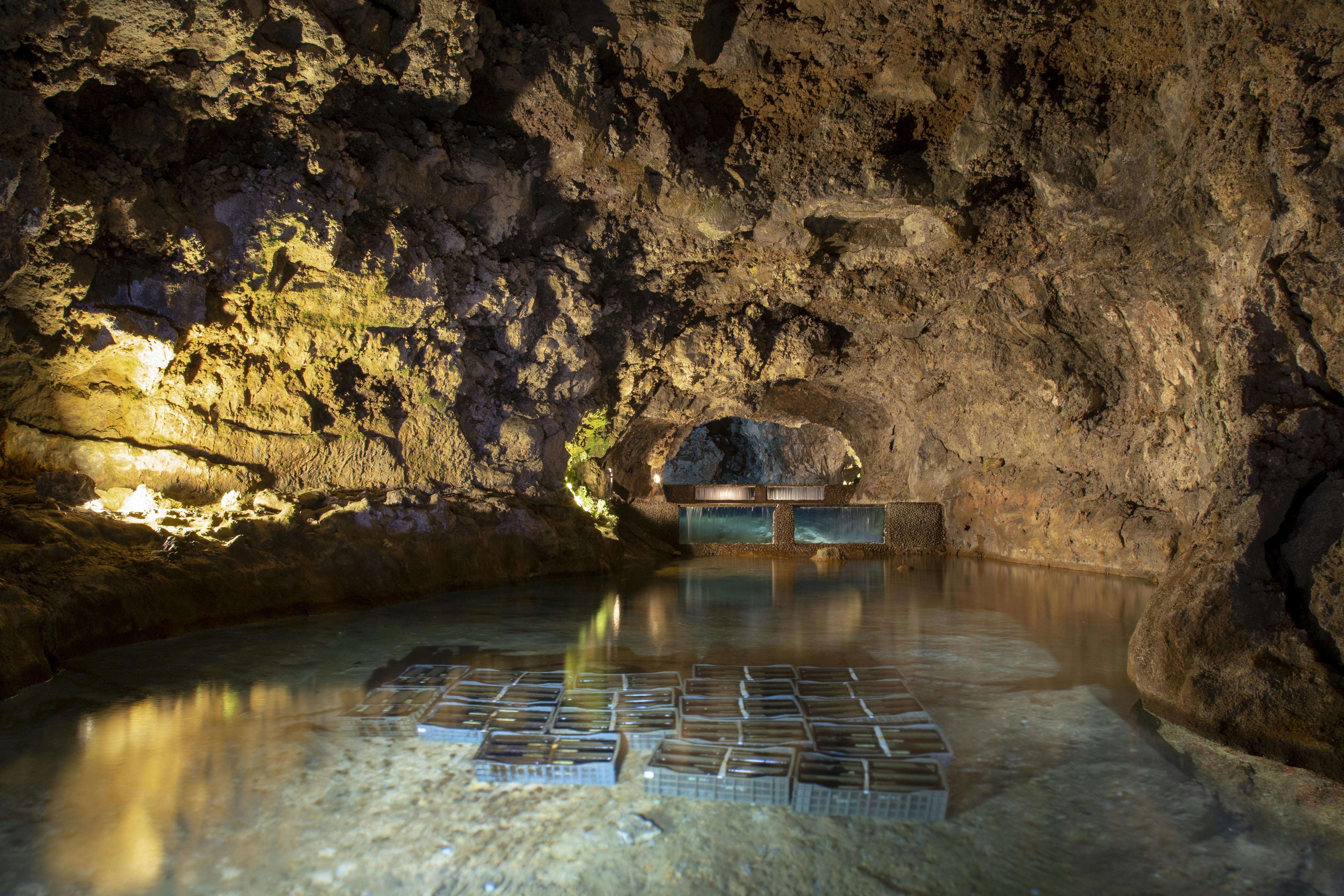 Caves and São Vicente