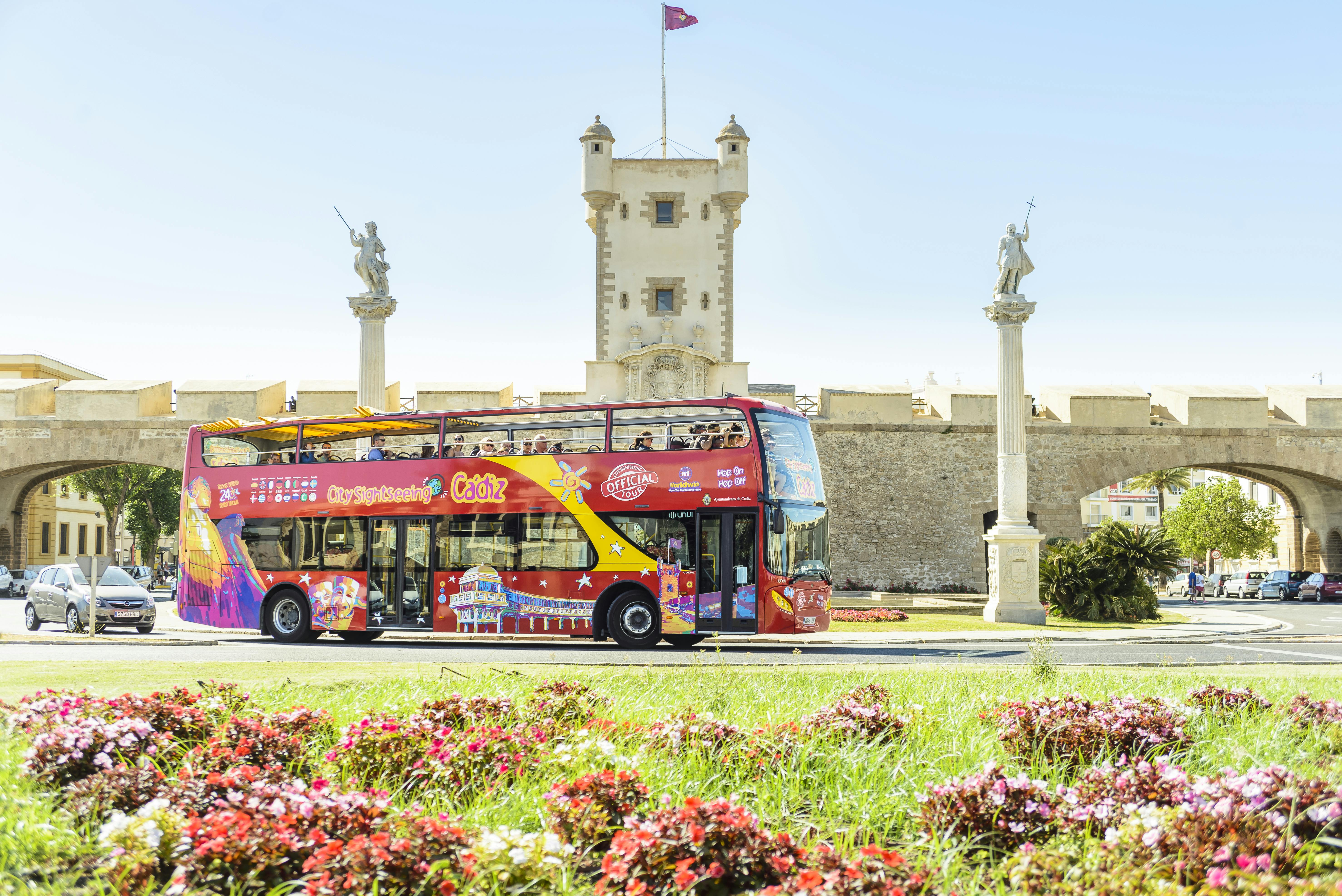 Excursão turística em ônibus hop-on hop-off pela cidade de Cádiz