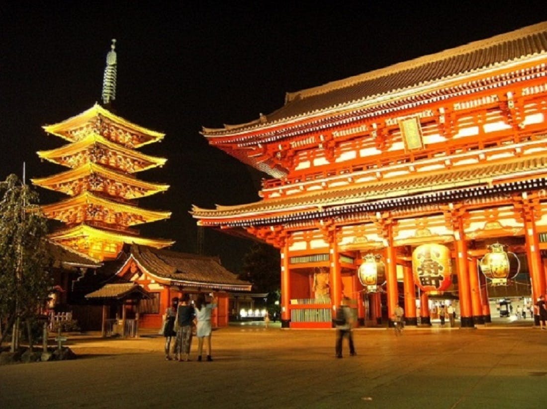 Excursão histórica noturna em Asakusa e passeios por bares