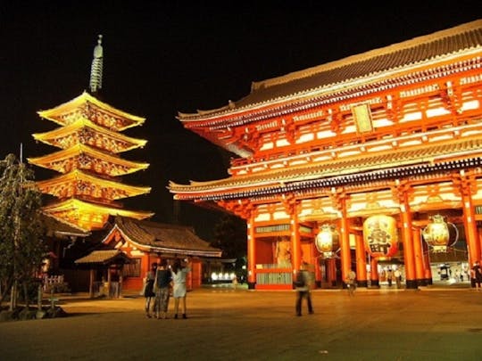 Tour storico serale di Asakusa e giro dei bar